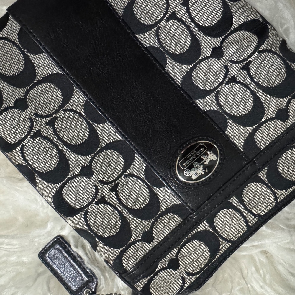 Coach Signature Crossbody -C-Logo-Black - Picture 3 of 6